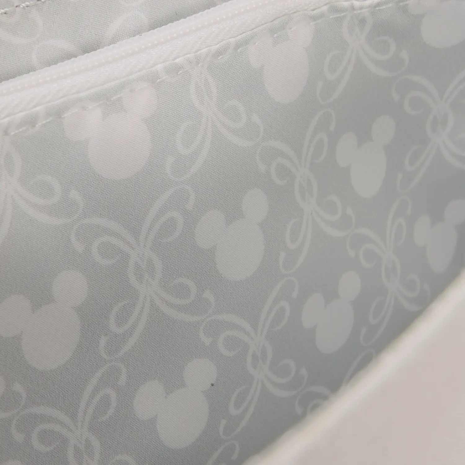 Minnie Mouse Iridescent Lace Wedding Crossbody Bag - Image 7